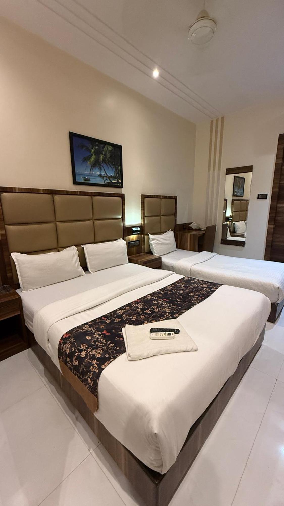 M E R I T O N Hotel T-2 Mumbai Exterior photo